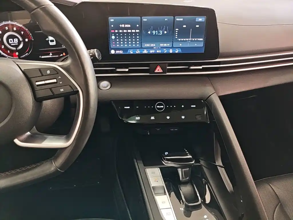 Hyundai Elantra — миниатюра 13
