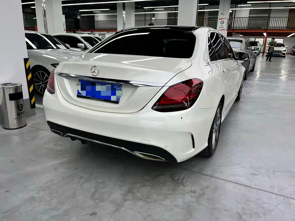 Mercedes-Benz C-Class — миниатюра 13