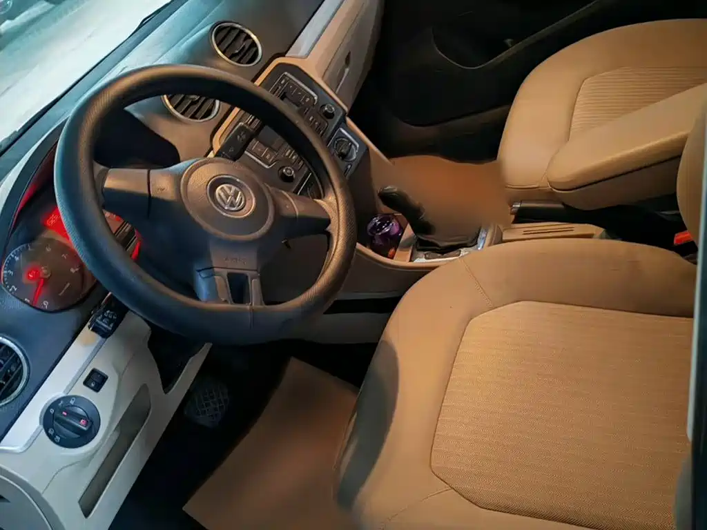 Volkswagen Jetta — миниатюра 14