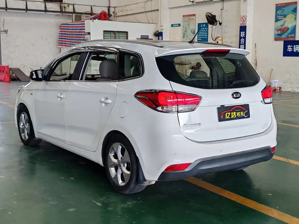 Kia Carens — миниатюра 26