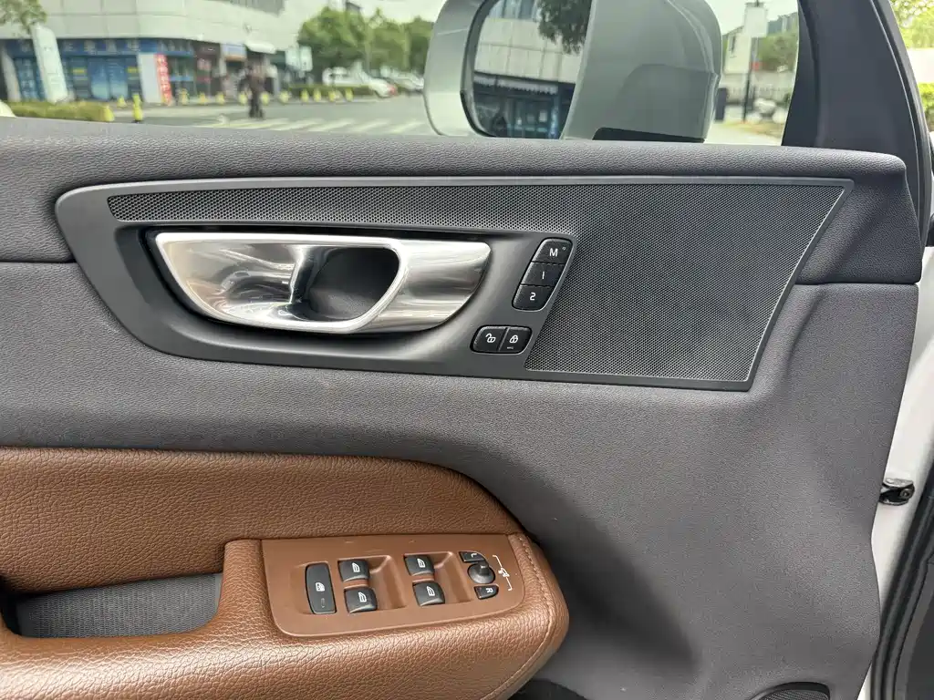 Volvo XC60 — миниатюра 14