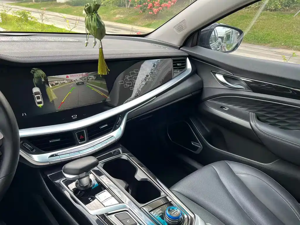 Geely Borui Hybrid — миниатюра 17
