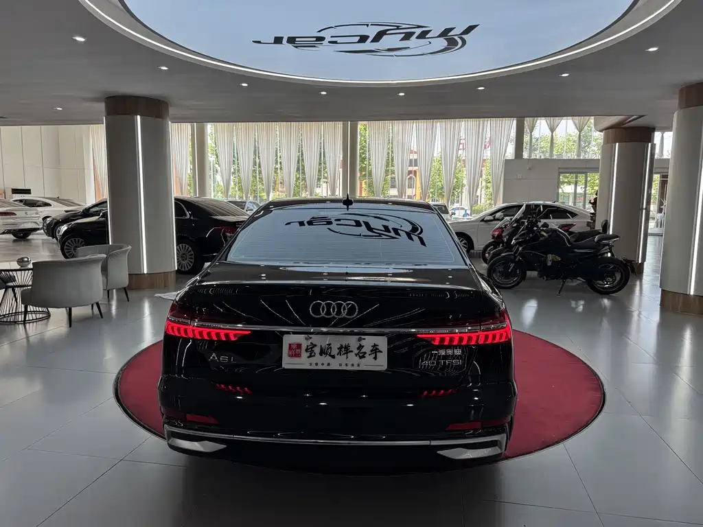 Audi A6L 2023 40 TFSI Luxury