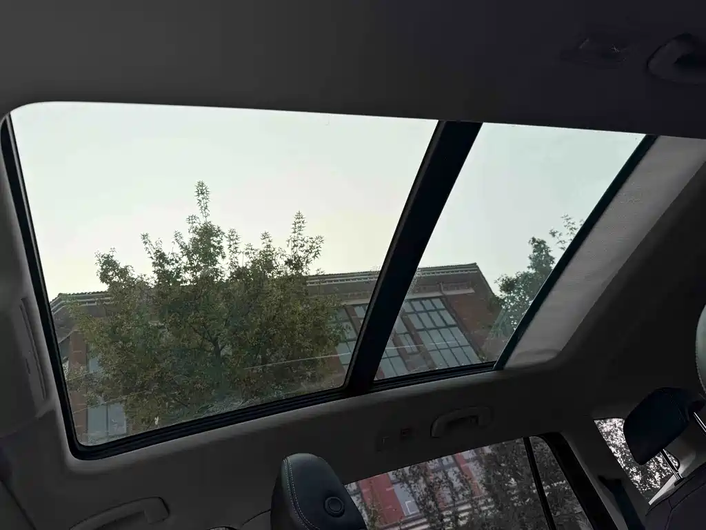 Volkswagen Tiguan L — миниатюра 11