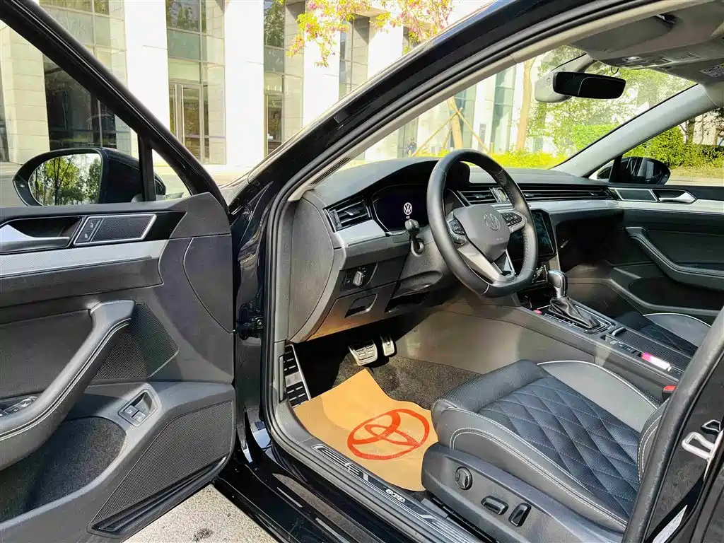 VOLKSWAGEN MAGOTAN GTE PLUG IN HYBRID