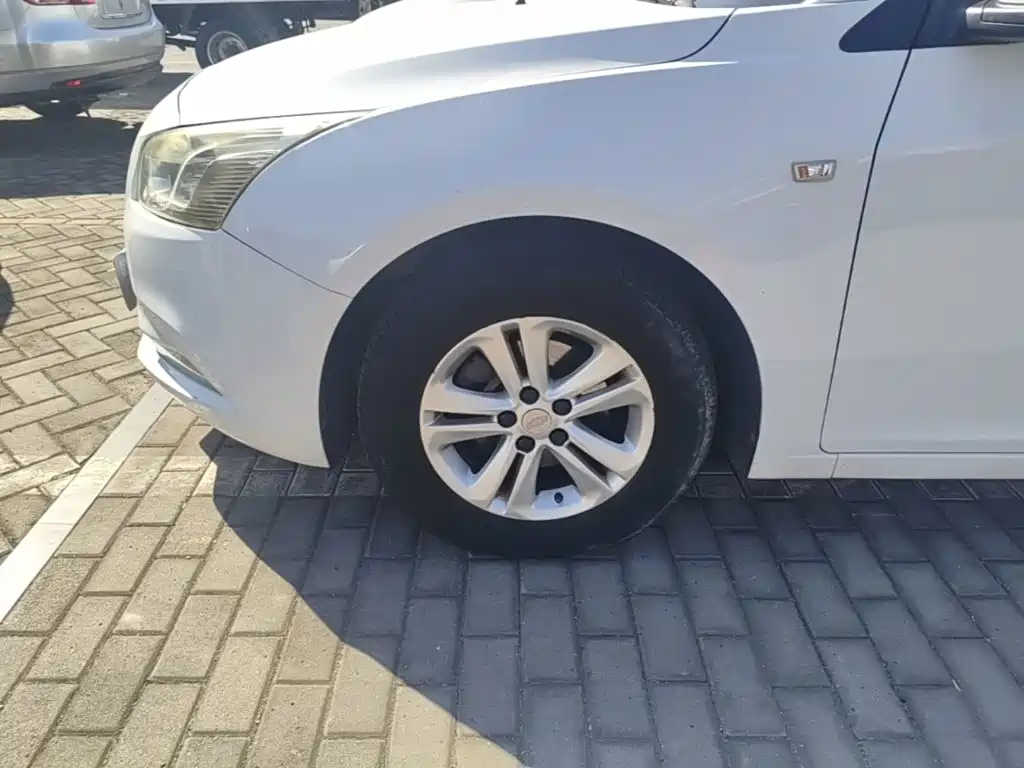 Chevrolet Cruze — миниатюра 23