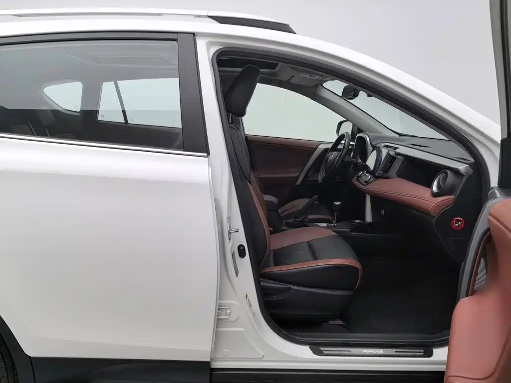 Toyota RAV4 — миниатюра 23