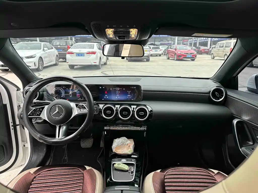 Mercedes-Benz A-Class — миниатюра 8