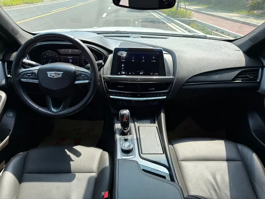Cadillac CT5 — миниатюра 7