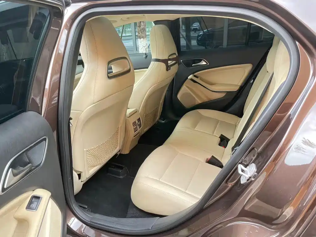 Mercedes-Benz GLA — миниатюра 7