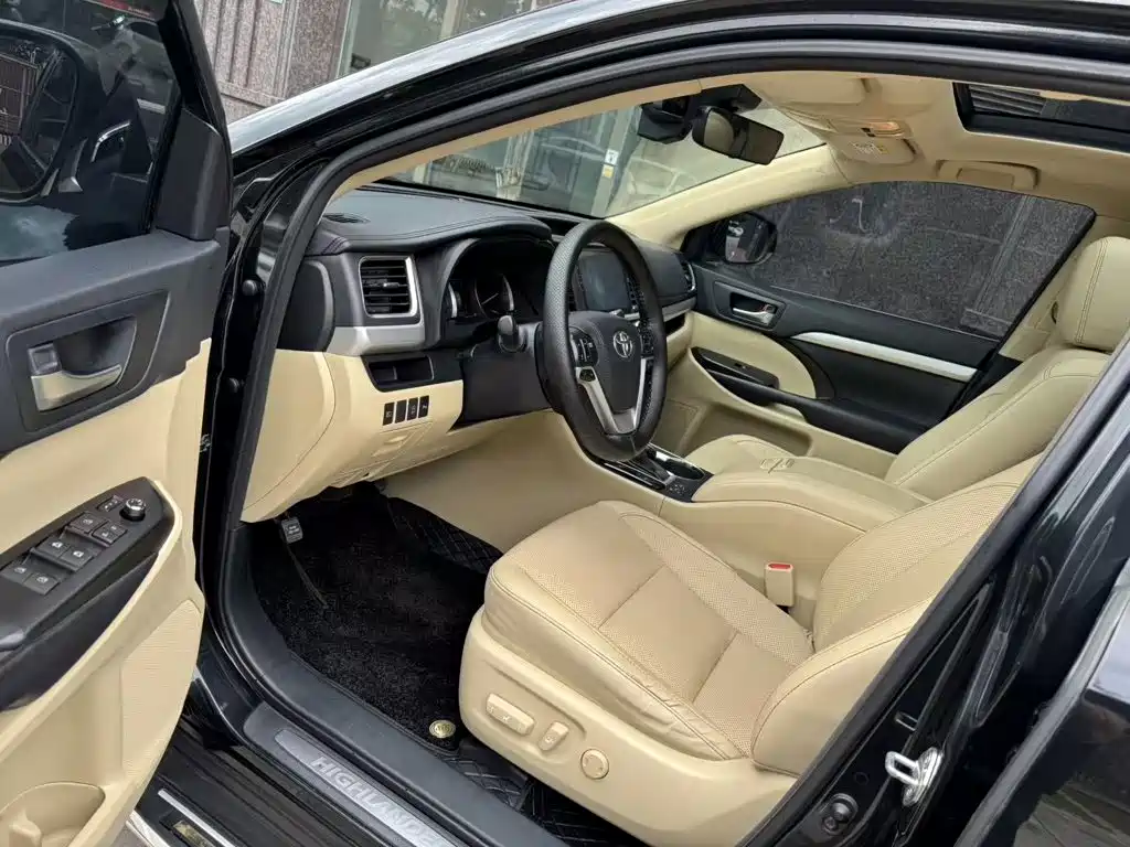Toyota Highlander — миниатюра 9