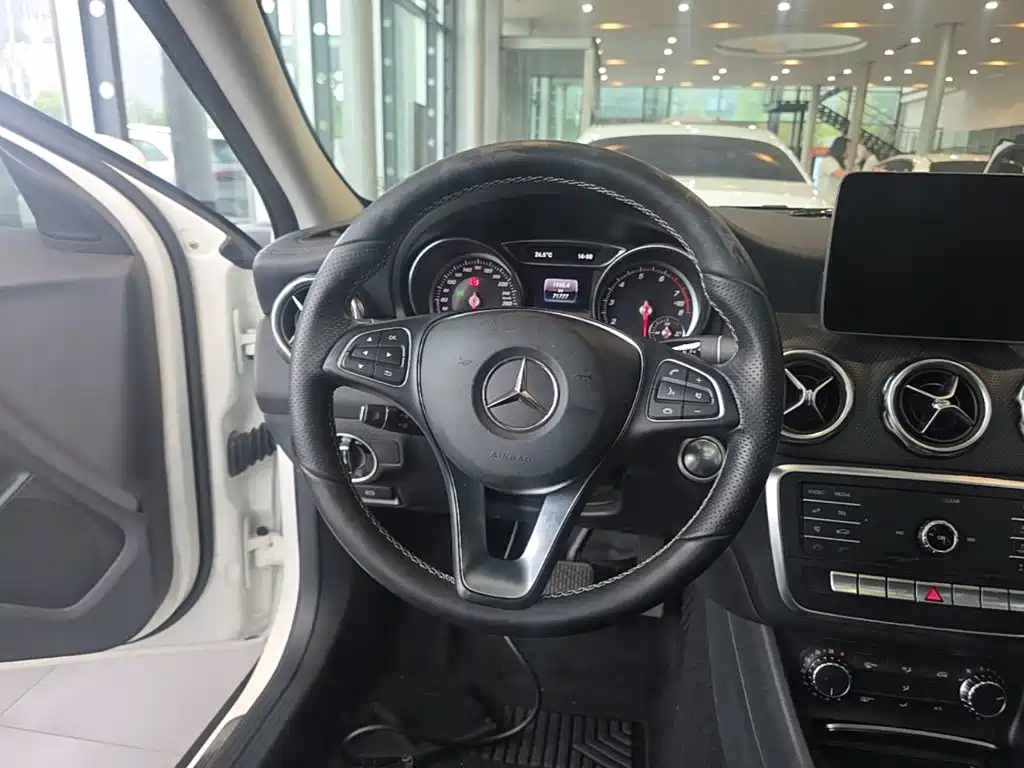 Mercedes-Benz GLA — миниатюра 15