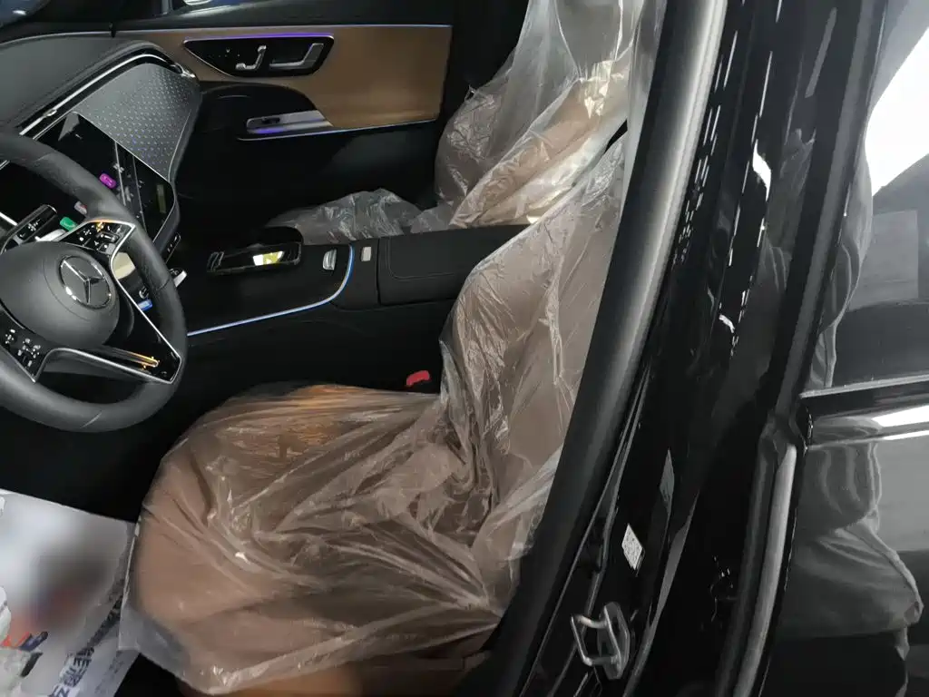 Mercedes-Benz E-Class (Import) — миниатюра 11