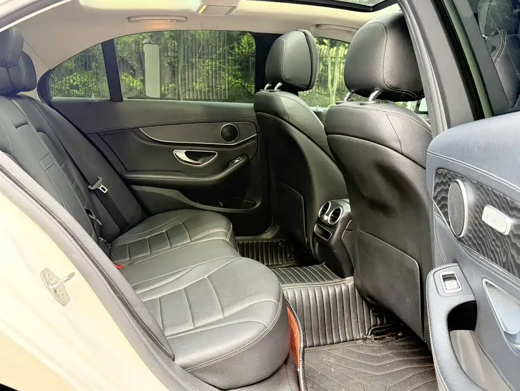 Mercedes-Benz C-Class — миниатюра 9