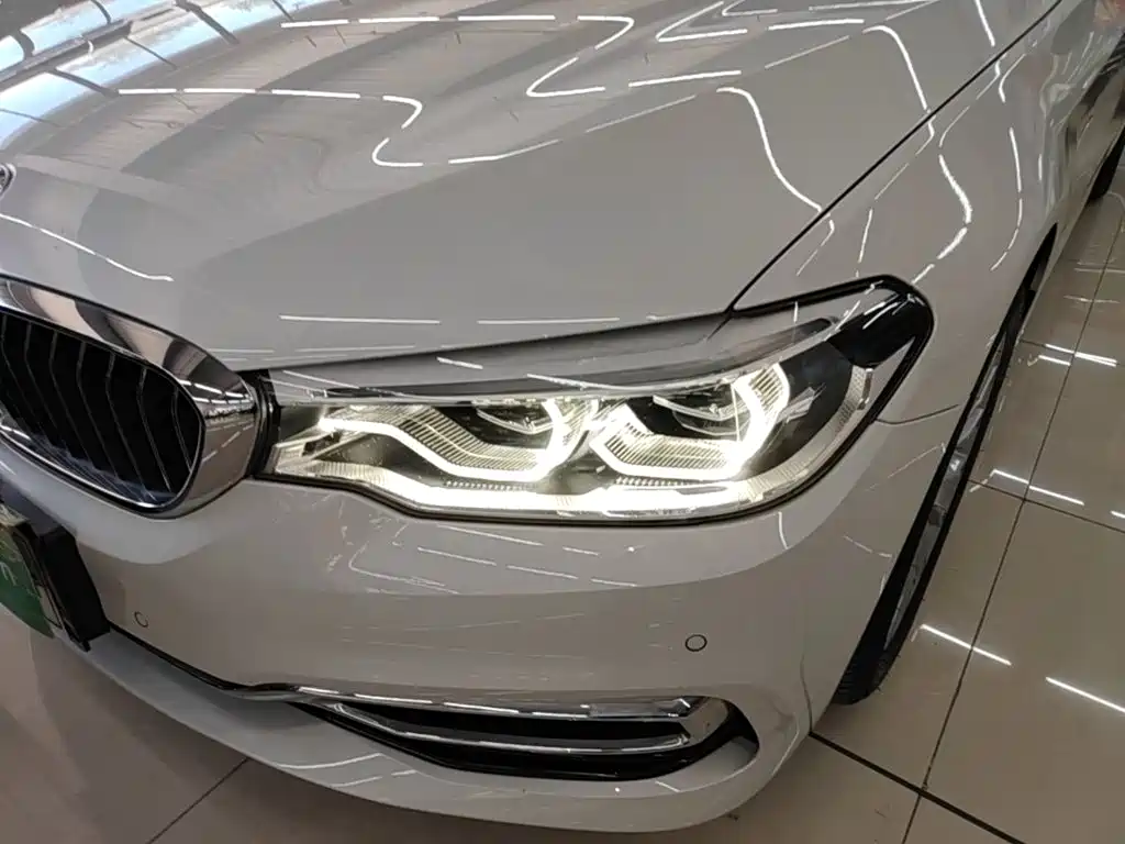 BMW 5 Series New Energy — миниатюра 24