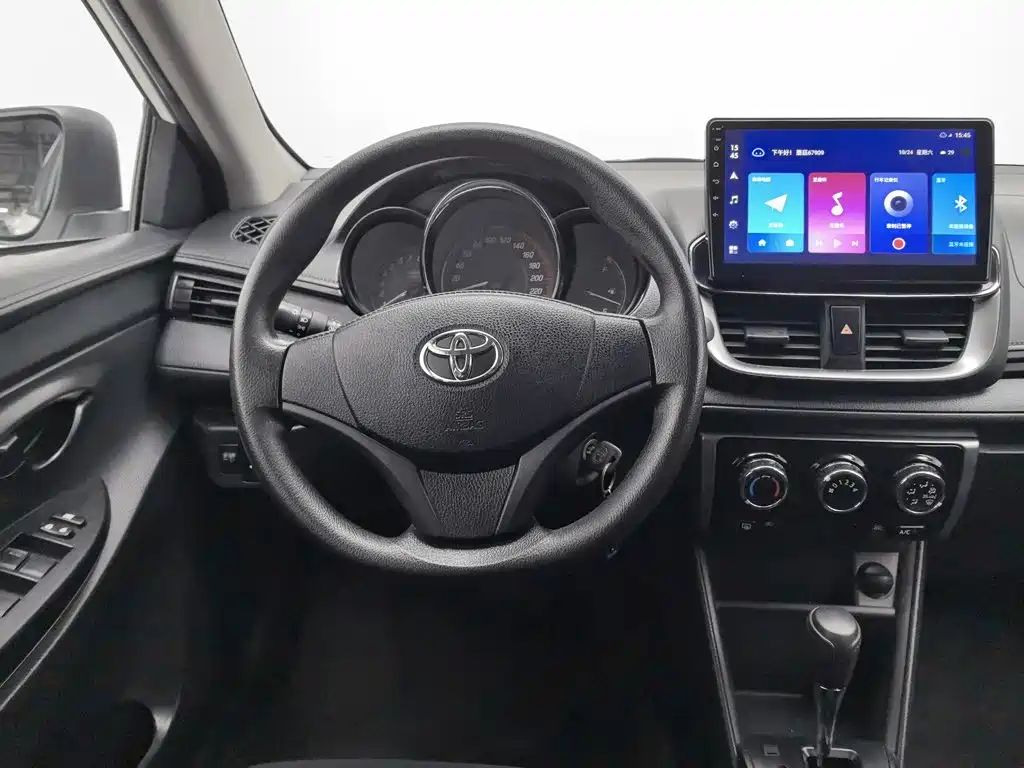Toyota Yaris L — миниатюра 11