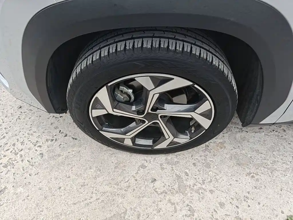 Geely Boyue L — миниатюра 23
