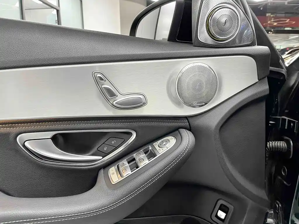 Mercedes-Benz C-Class — миниатюра 10