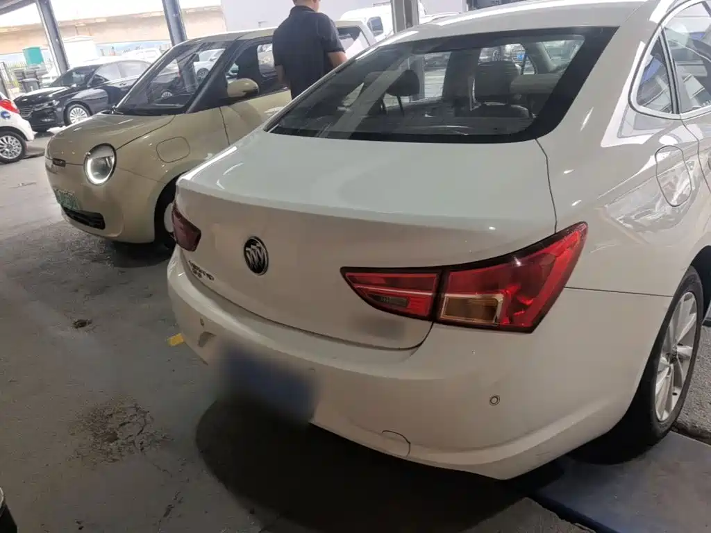 Buick Verano — миниатюра 6