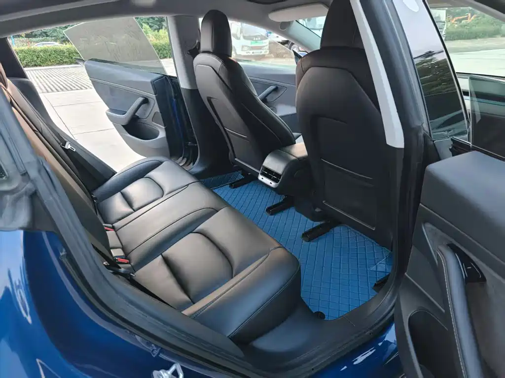 Tesla Model 3 — миниатюра 11