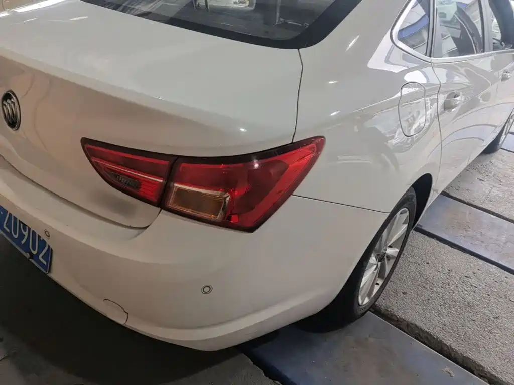 Buick Verano — миниатюра 8