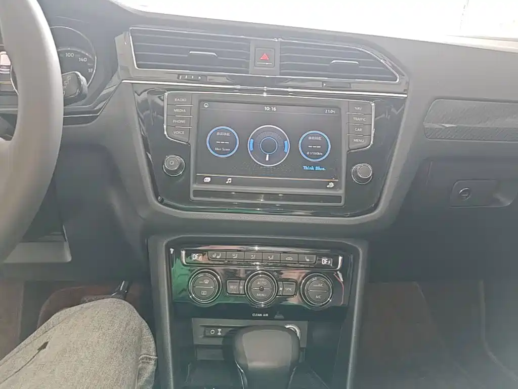 Volkswagen Tiguan L — миниатюра 13