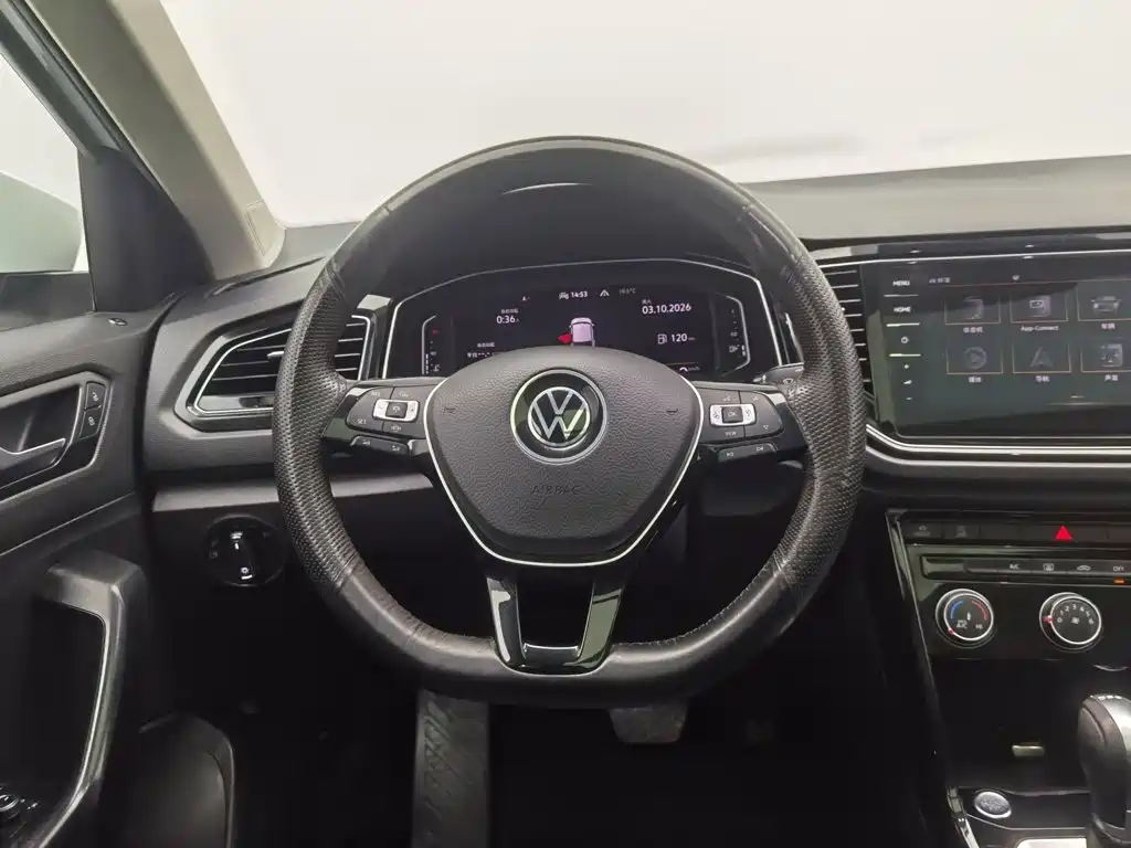 Volkswagen T-Roc — миниатюра 11
