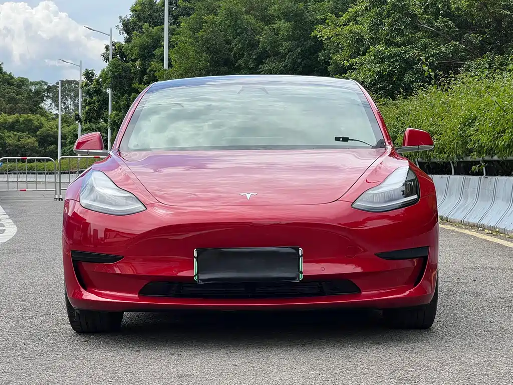 Tesla Model 3 — миниатюра 2