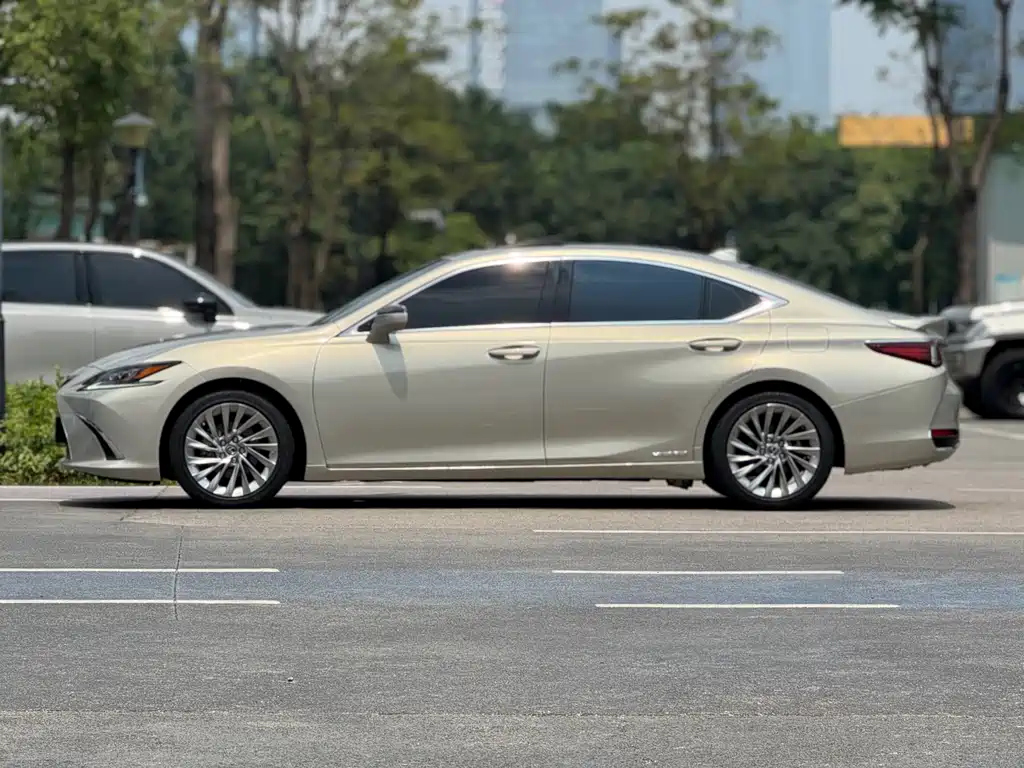 Lexus ES 2018 300h Executive V