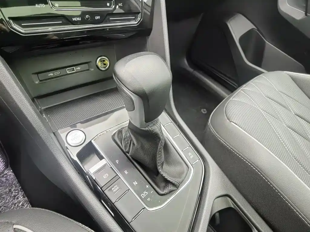 Volkswagen Tiguan L — миниатюра 13