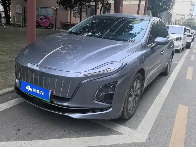 Hongqi HONGQI E QM5 2025