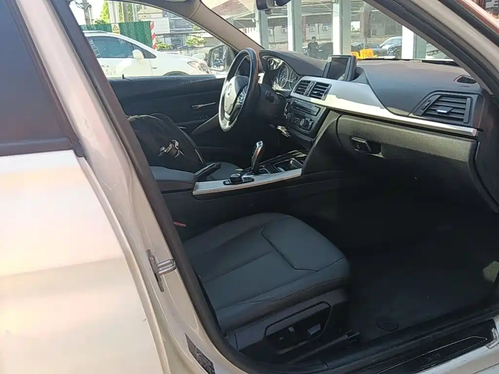 BMW 3 Series — миниатюра 25