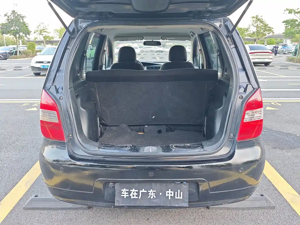 Nissan Livina — миниатюра 18