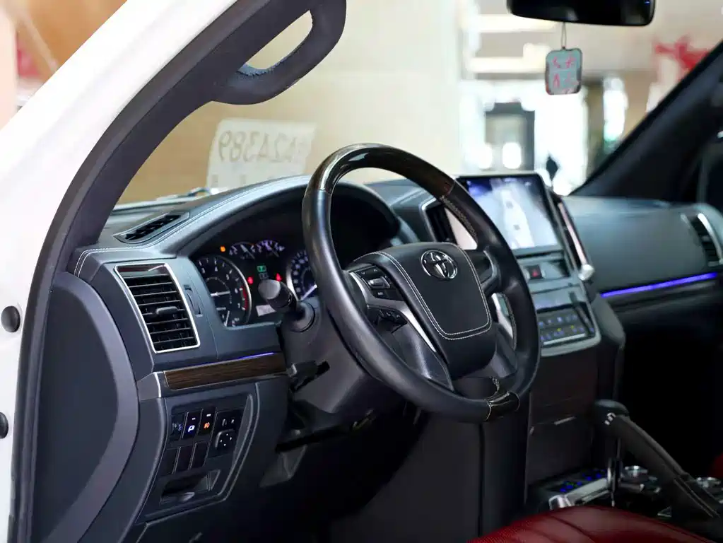 Toyota Land Cruiser — миниатюра 6