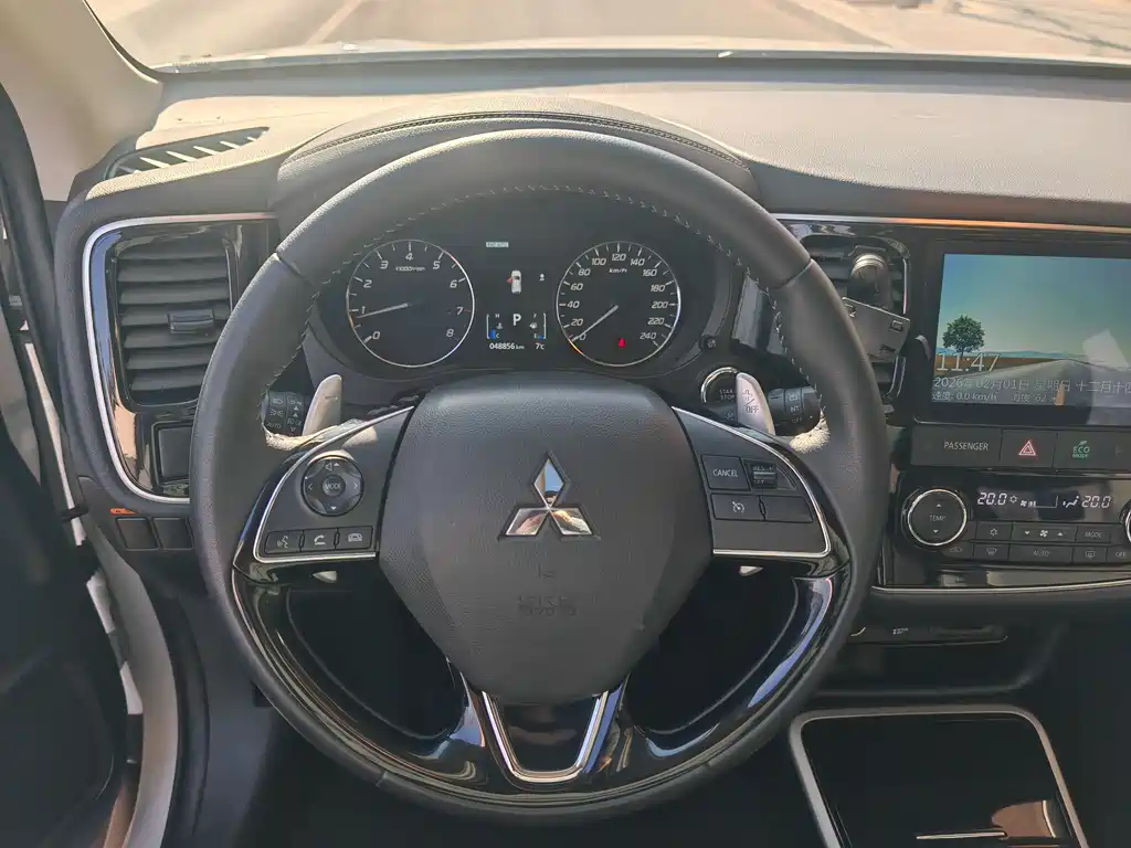 MITSUBISHI OUTLANDER