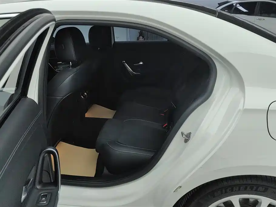 MERCEDES-BENZ A CLASS