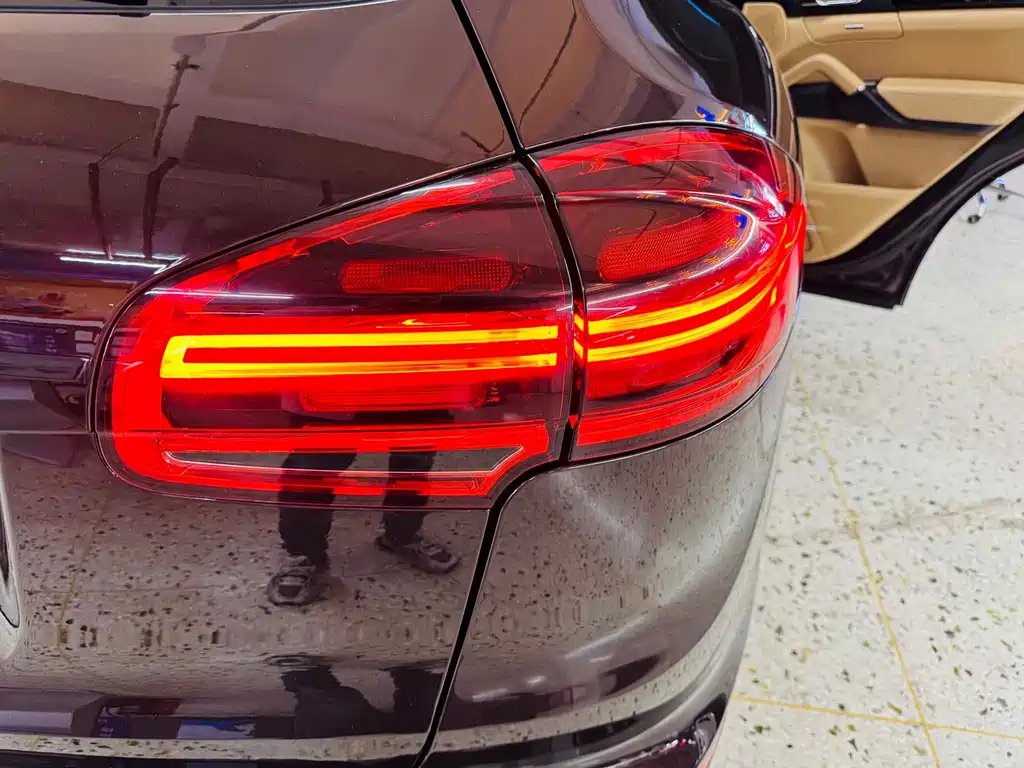 Porsche Cayenne — миниатюра 21