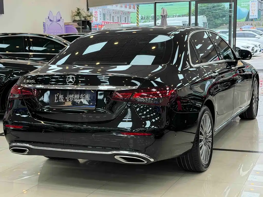 Mercedes-Benz E-Class — миниатюра 19
