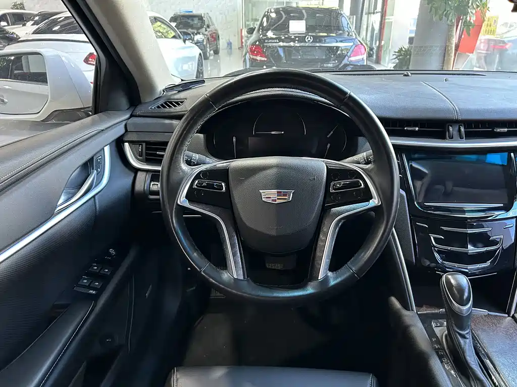 Cadillac XTS — миниатюра 11