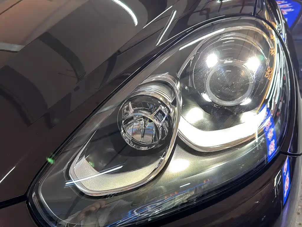 Porsche Cayenne — миниатюра 23