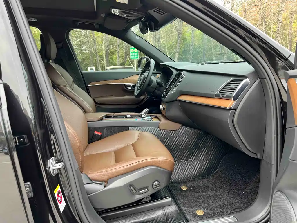 Volvo XC90 — миниатюра 11