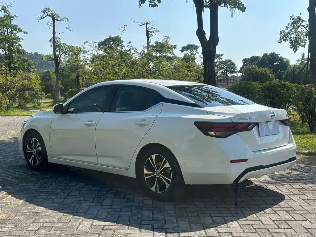 Nissan Sylphy — миниатюра 6