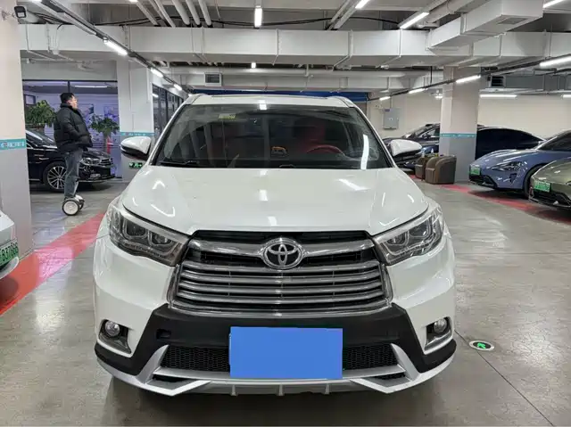 TOYOTA HIGHLANDER