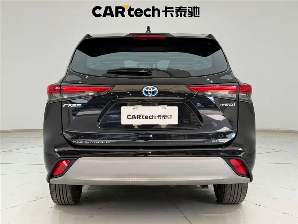 Toyota Highlander 2023 2.5L Luxury 7 мест