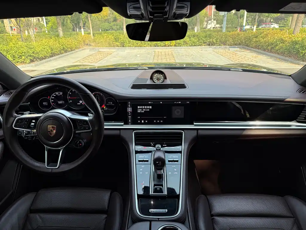 Porsche Panamera — миниатюра 7
