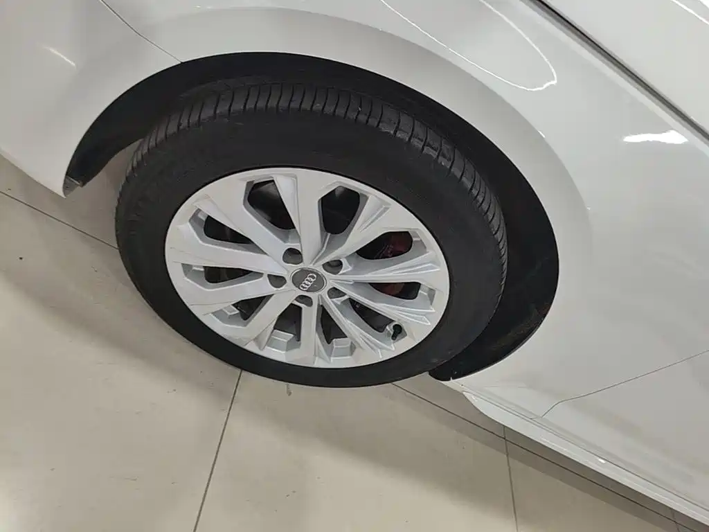 Audi A4L — миниатюра 23
