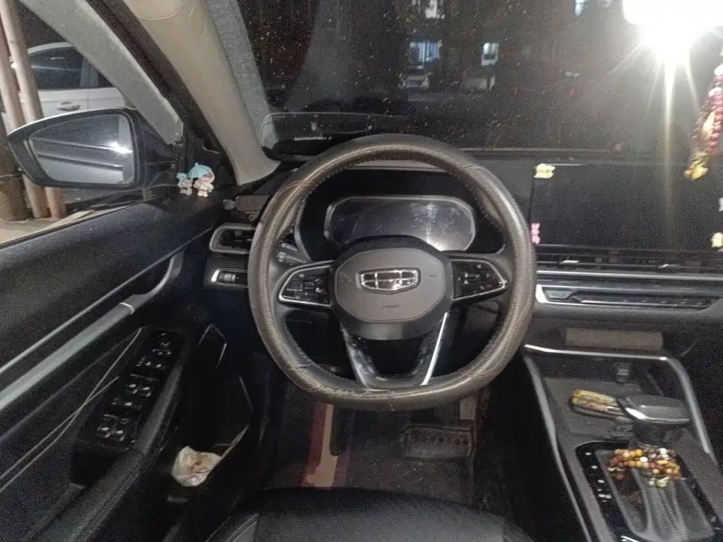 Geely Emgrand — миниатюра 11