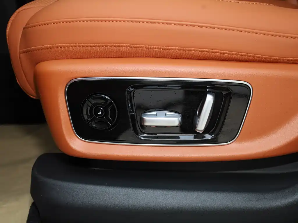 Li Auto Li L8 — миниатюра 25