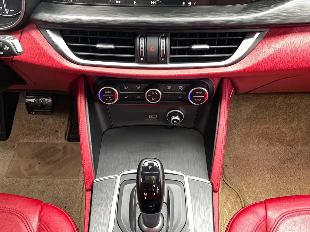 Alfa Romeo Stelvio — миниатюра 8