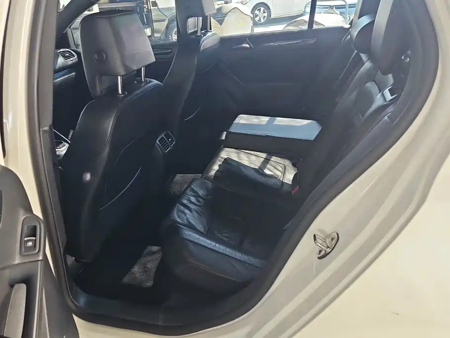 Volkswagen Golf GTI — миниатюра 11
